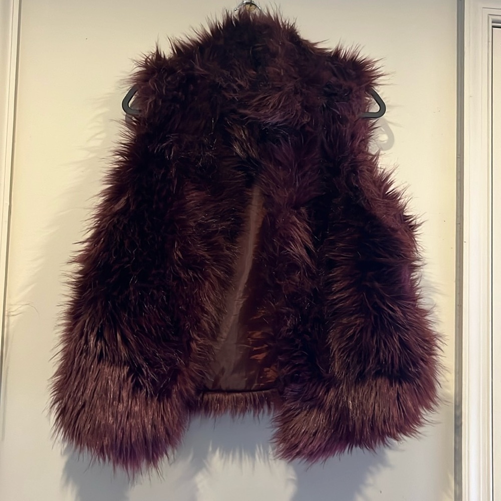 Women’s fur vest! Gorgeous like new condition!